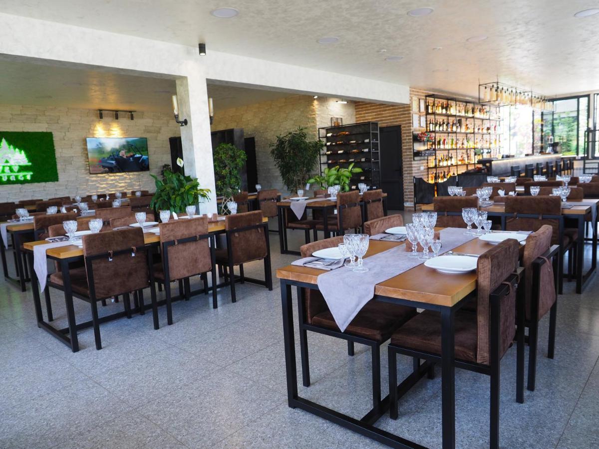 V&V Hotel Gyulagarak エクステリア 写真